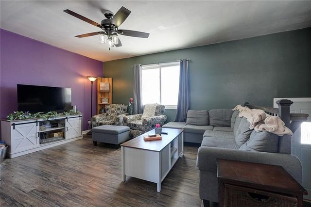 1808 SE Kingsway Street, Oak Grove, MO 64075