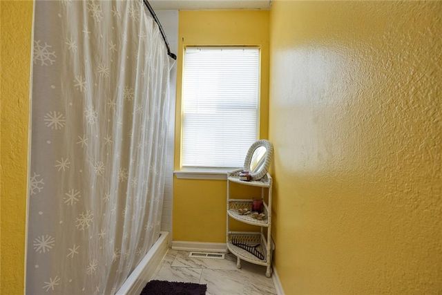 1808 SE Kingsway Street, Oak Grove, MO 64075