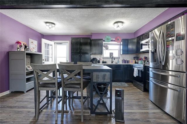 1808 SE Kingsway Street, Oak Grove, MO 64075