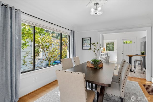 1423 33rd Avenue, Seattle, WA 98122