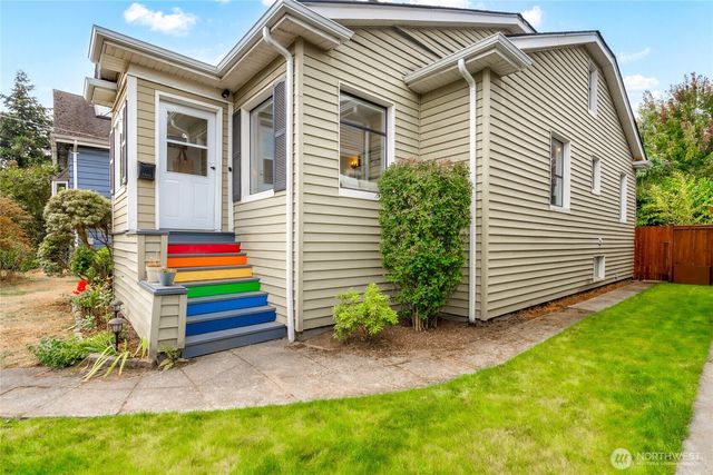 1423 33rd Avenue, Seattle, WA 98122