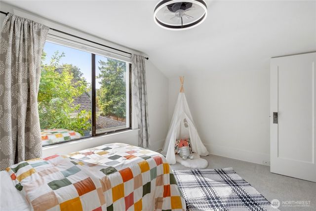 1423 33rd Avenue, Seattle, WA 98122