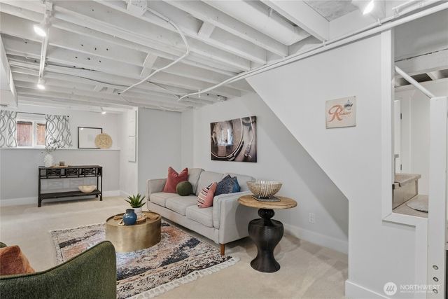 1423 33rd Avenue, Seattle, WA 98122