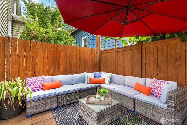 1423 33rd Avenue, Seattle, WA 98122