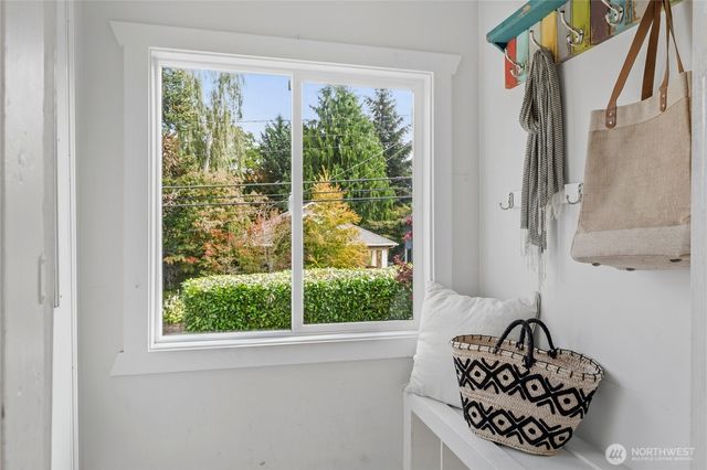 1423 33rd Avenue, Seattle, WA 98122
