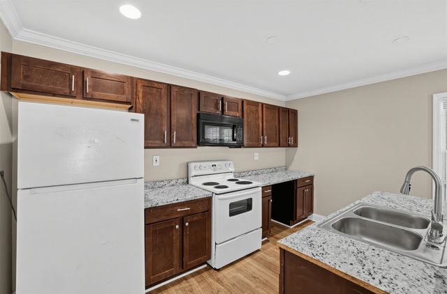 116 South Avenue, Spartanburg, SC 29306