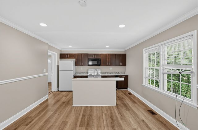 116 South Avenue, Spartanburg, SC 29306