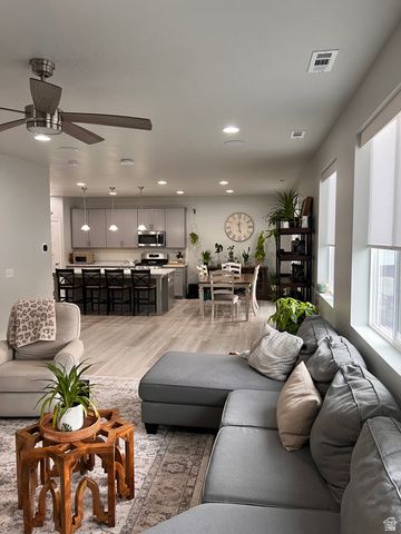 3326 S COOPER ST, Syracuse, UT 84075