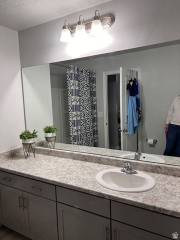 3326 S COOPER ST, Syracuse, UT 84075