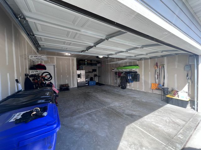 3326 S COOPER ST, Syracuse, UT 84075