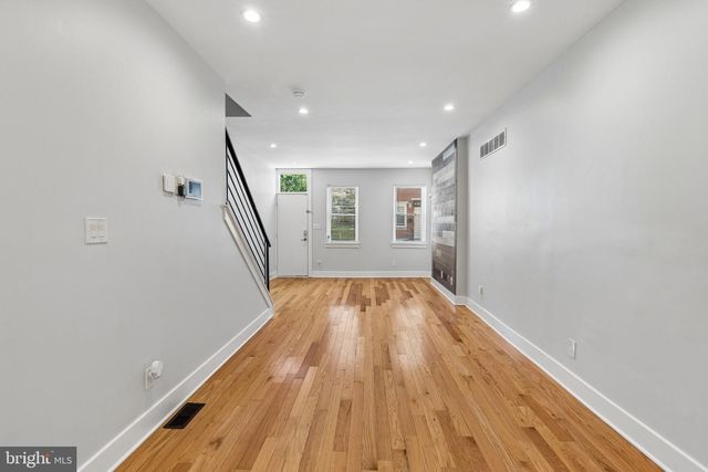 3825 MOUNT VERNON ST, Philadelphia, PA 19104