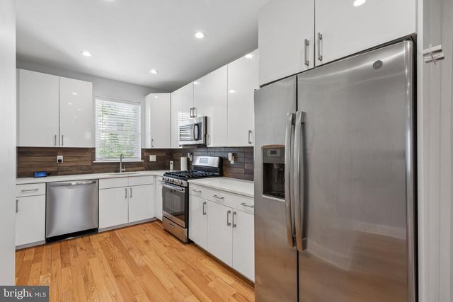 3825 MOUNT VERNON ST, Philadelphia, PA 19104