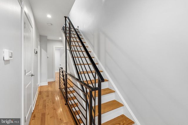3825 MOUNT VERNON ST, Philadelphia, PA 19104