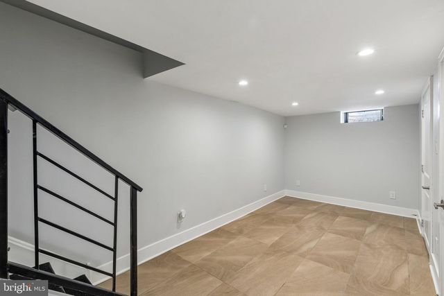 3825 MOUNT VERNON ST, Philadelphia, PA 19104
