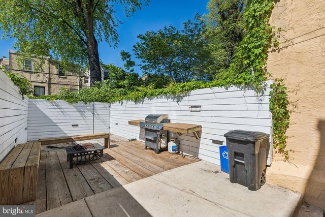 3825 MOUNT VERNON ST, Philadelphia, PA 19104