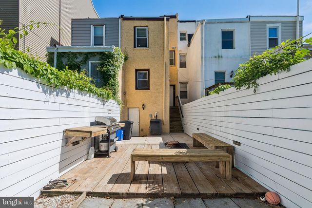 3825 MOUNT VERNON ST, Philadelphia, PA 19104