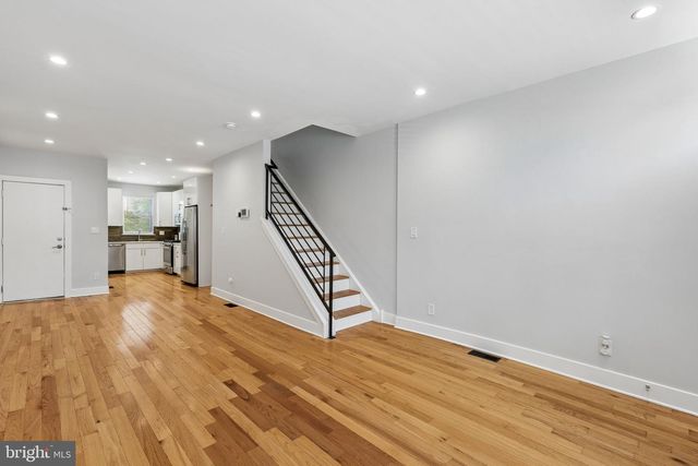 3825 MOUNT VERNON ST, Philadelphia, PA 19104