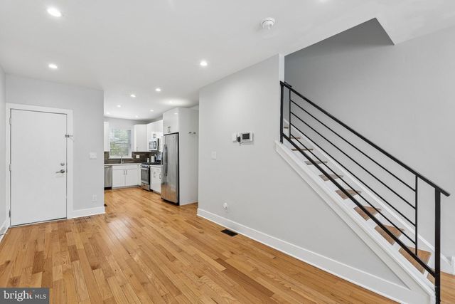 3825 MOUNT VERNON ST, Philadelphia, PA 19104