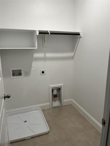 338 Almanor Street, Lewisville, TX 75056