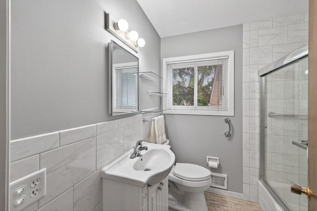 3540 Mcknight Road N, White Bear Lake, MN 55110