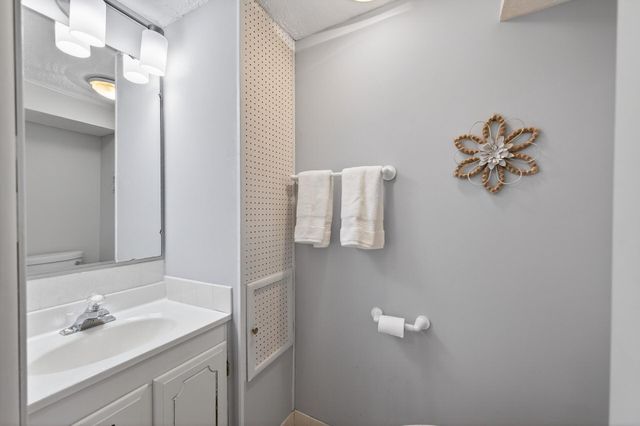 3540 Mcknight Road N, White Bear Lake, MN 55110