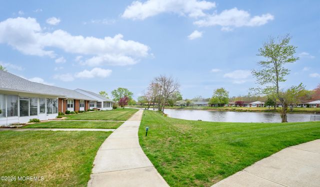 343B Canterbury Court 1002, Lakewood, NJ 08701