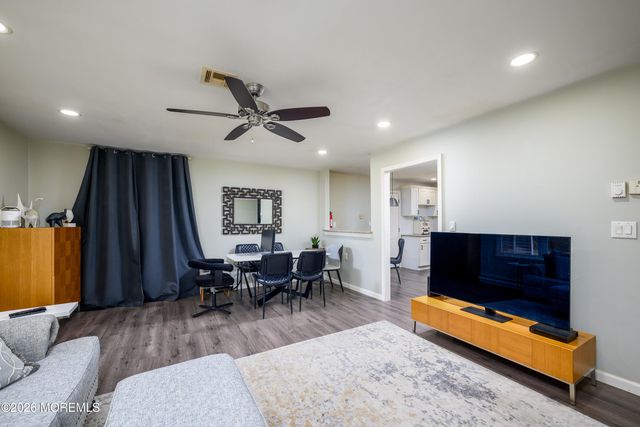 343B Canterbury Court 1002, Lakewood, NJ 08701