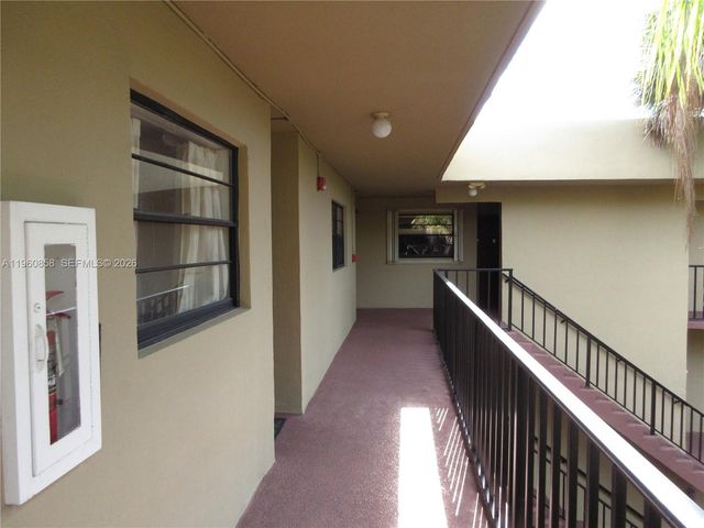 10835 SW 112th Ave 305, Miami, FL 33176