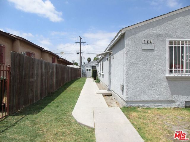 427 E 98th Street, Los Angeles, CA 90003