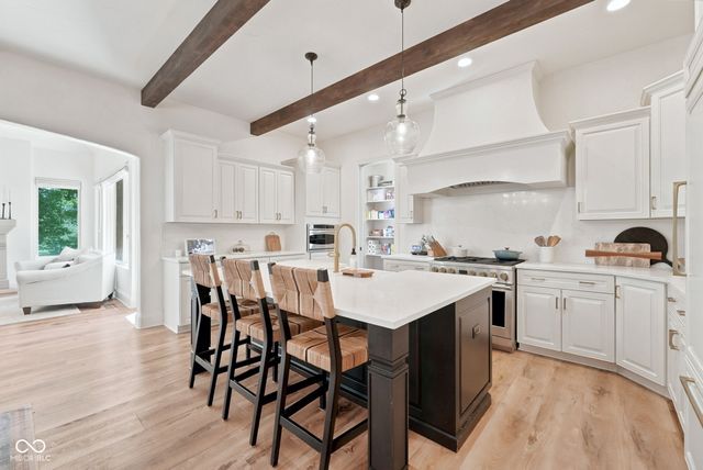 15479 Hidden Oaks Lane, Carmel, IN 46033
