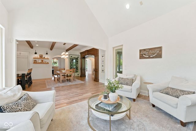 15479 Hidden Oaks Lane, Carmel, IN 46033