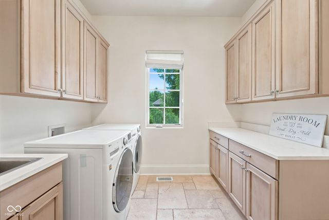 15479 Hidden Oaks Lane, Carmel, IN 46033