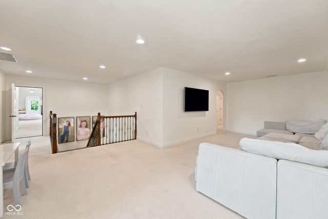 15479 Hidden Oaks Lane, Carmel, IN 46033