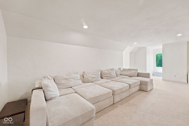 15479 Hidden Oaks Lane, Carmel, IN 46033