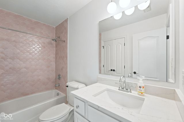 15479 Hidden Oaks Lane, Carmel, IN 46033