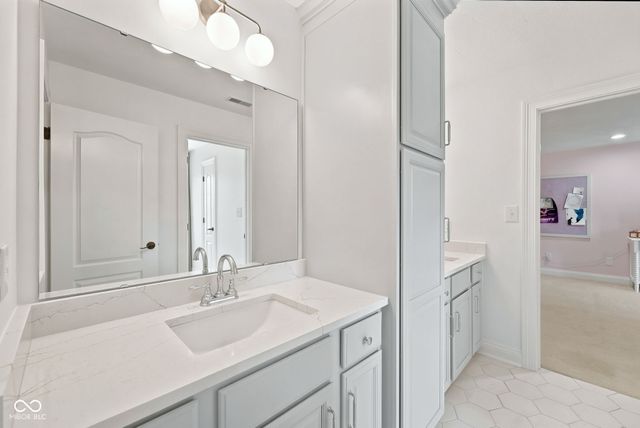 15479 Hidden Oaks Lane, Carmel, IN 46033