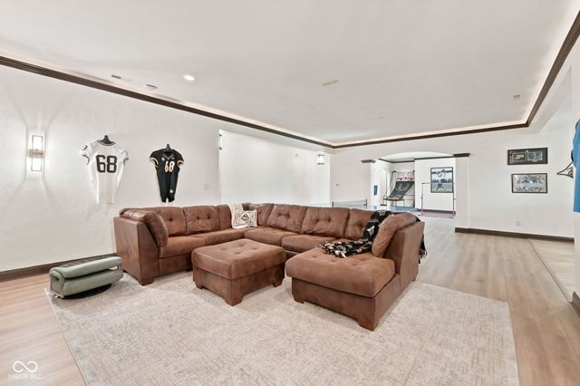 15479 Hidden Oaks Lane, Carmel, IN 46033