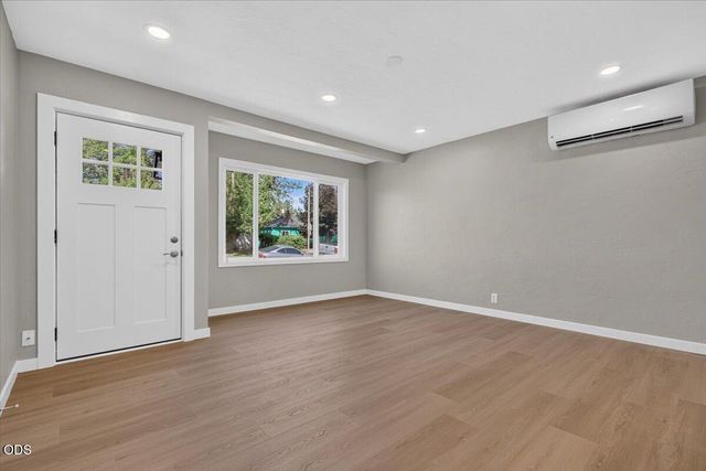 714 Broad Street, Medford, OR 97501