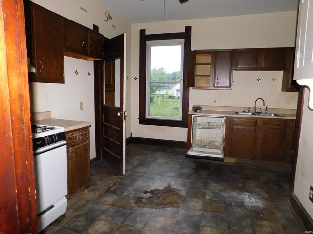 220 S Jefferson Street, Worthington, IN 47471