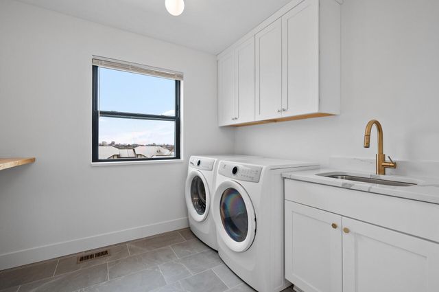 1820 Mckinley Street NE, Minneapolis, MN 55418