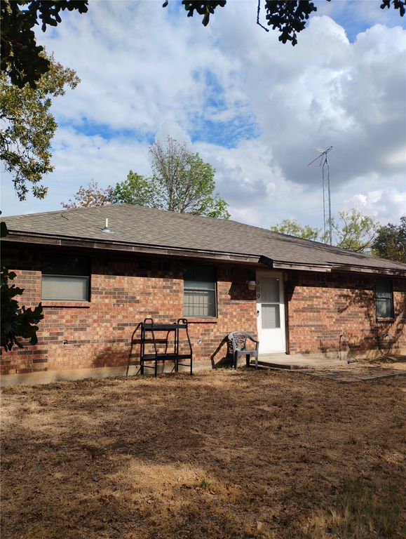 909 Live Oak Street, Lake Bridgeport, TX 76426 — photo 4