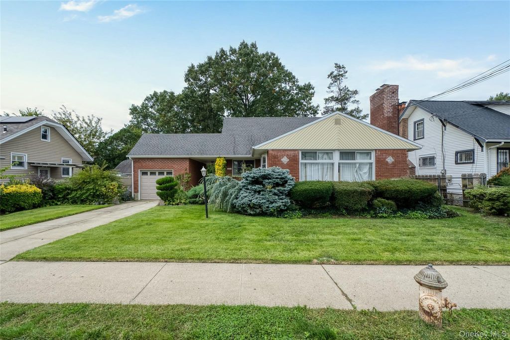 120-44 194th Street, Saint Albans, NY 11412