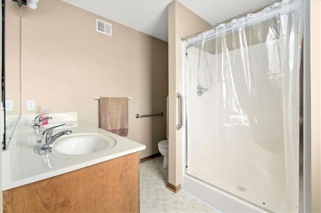 16914 Meadow Creek Court, Belton, MO 64012