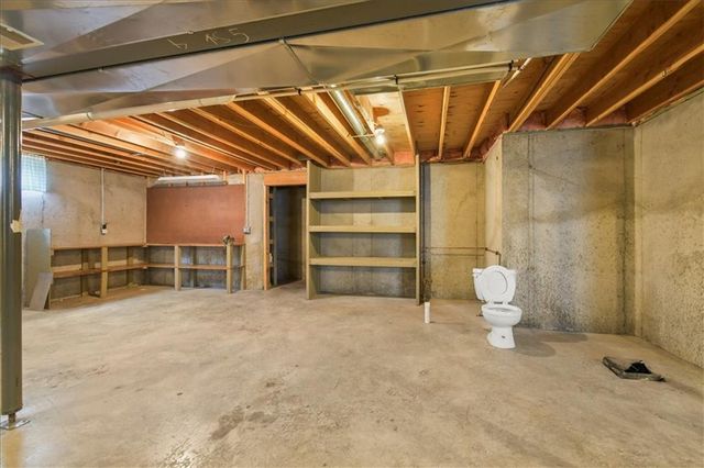16914 Meadow Creek Court, Belton, MO 64012