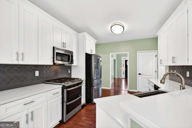 1514 Oglethorpe Drive, Suwanee, GA 30024