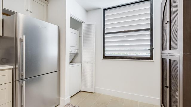 303 SPRINGDALE DRIVE 303, Bradenton, FL 34210