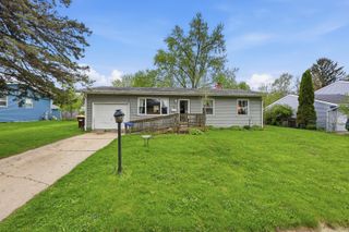 124 E Melody Lane, Woodstock, IL 60098