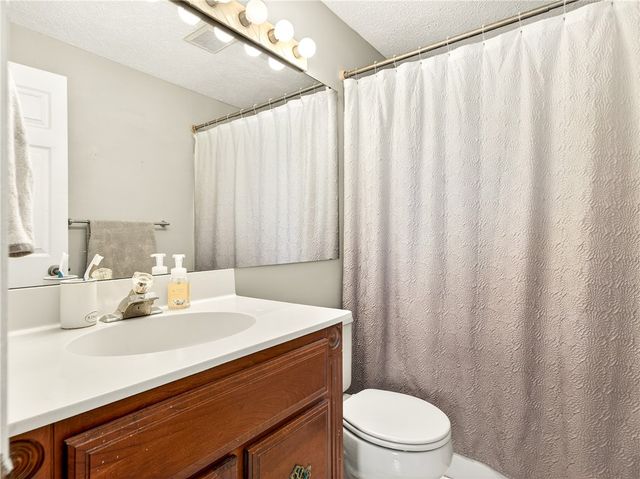 152 Fawn Ln, Webster, NY 14580