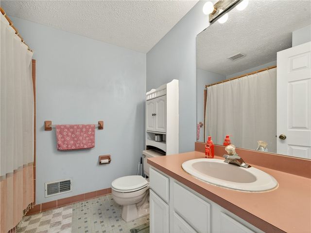 152 Fawn Ln, Webster, NY 14580