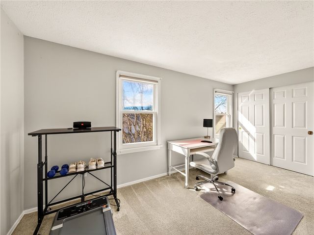 152 Fawn Ln, Webster, NY 14580